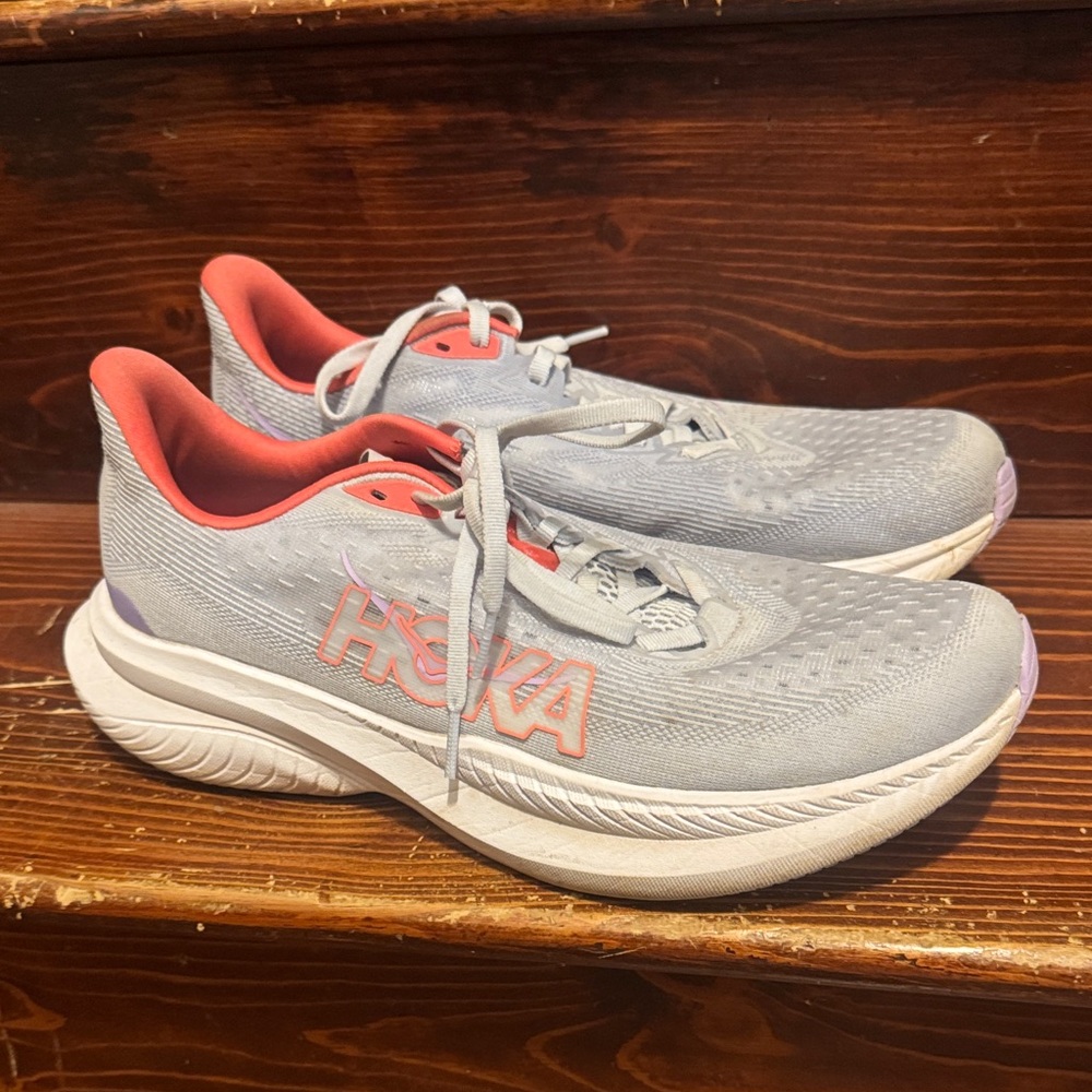 Hoka Mach 6 Women's Gray and Coral
